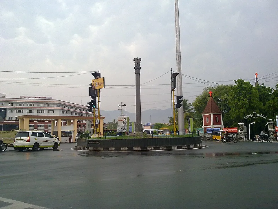 Busy street in Shevapet, one of the older neighbourhoods in Salem